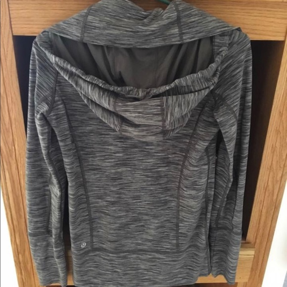 Excellent quality, worn twice! - Picture 2 of 2